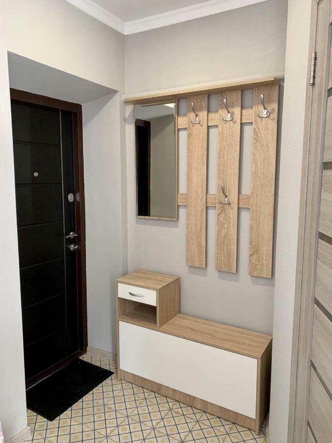 Sisters Apartment Ukr แชร์นีฮีฟ ภายนอก รูปภาพ